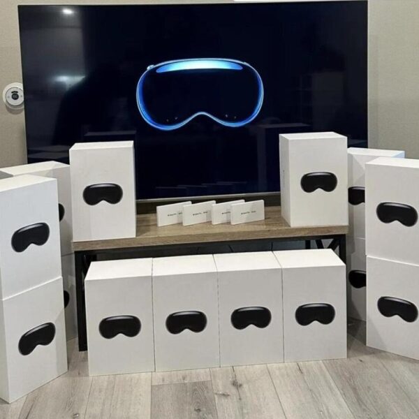 Apple Vision Pro 1TB (IN HAND)