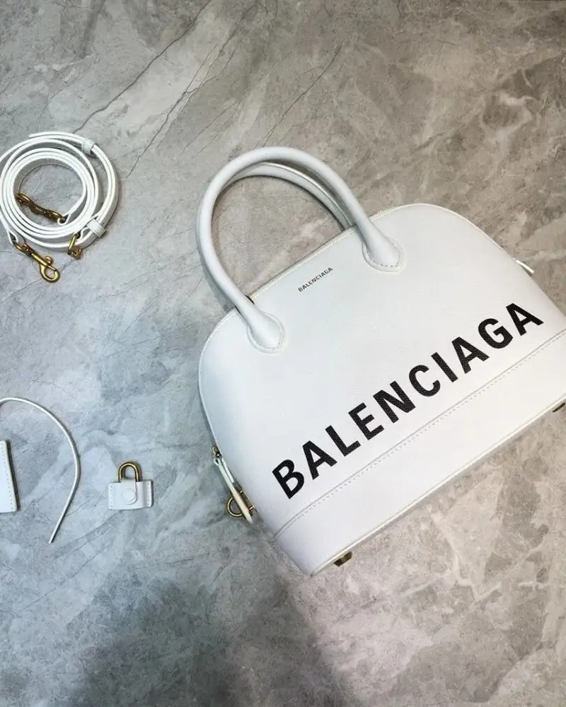 wholesale-handbags-pallets-liquidation-online-2.webp